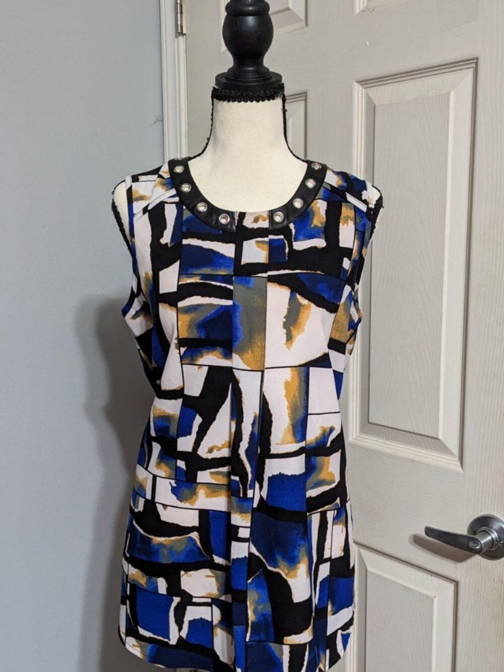 Vintage Alfani Geometric Grommet Faux Leather Neck Sleeveless Top Size 6